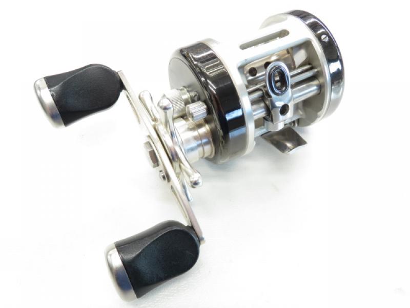 RYOBI VARIUS F200 Baitcast Reel #045