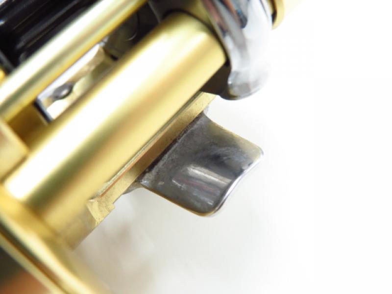 SHIMANO】シマノ『15カルカッタコンクエスト300 右ハンドル