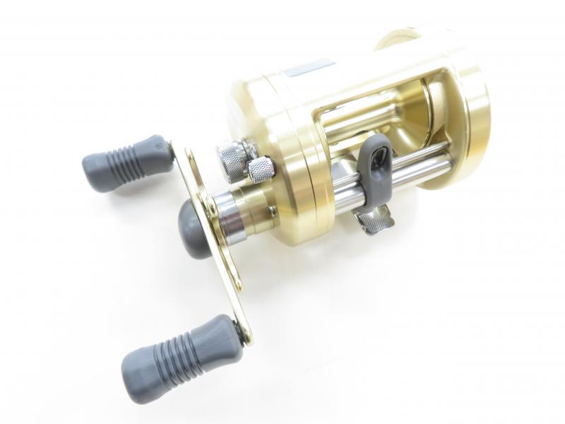 中古 カルカッタ400 （雷魚 SHIMANO シマノ カルカッタ コン
